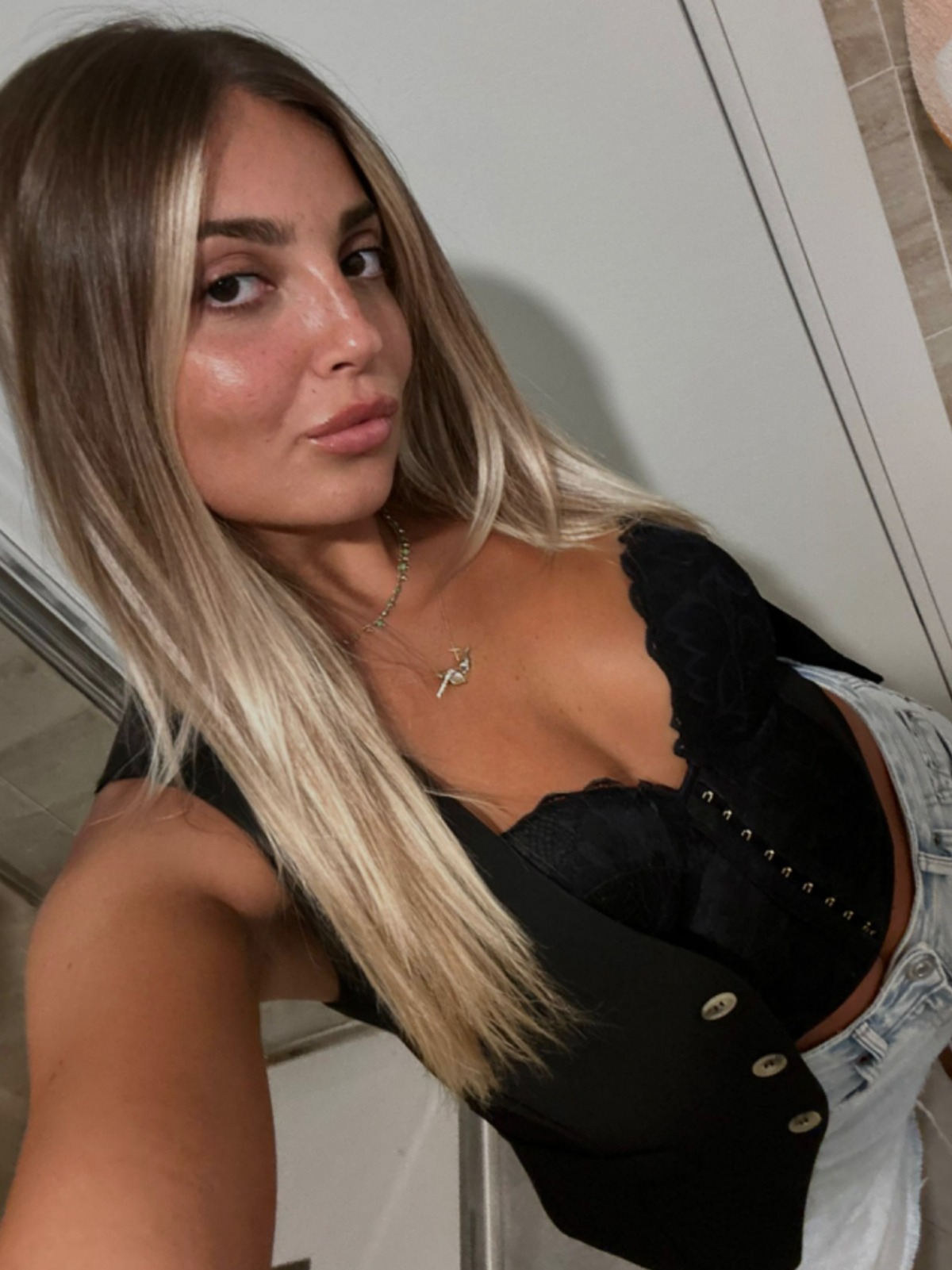 Meriglena — Model & Hostess in Castenaso photo 10