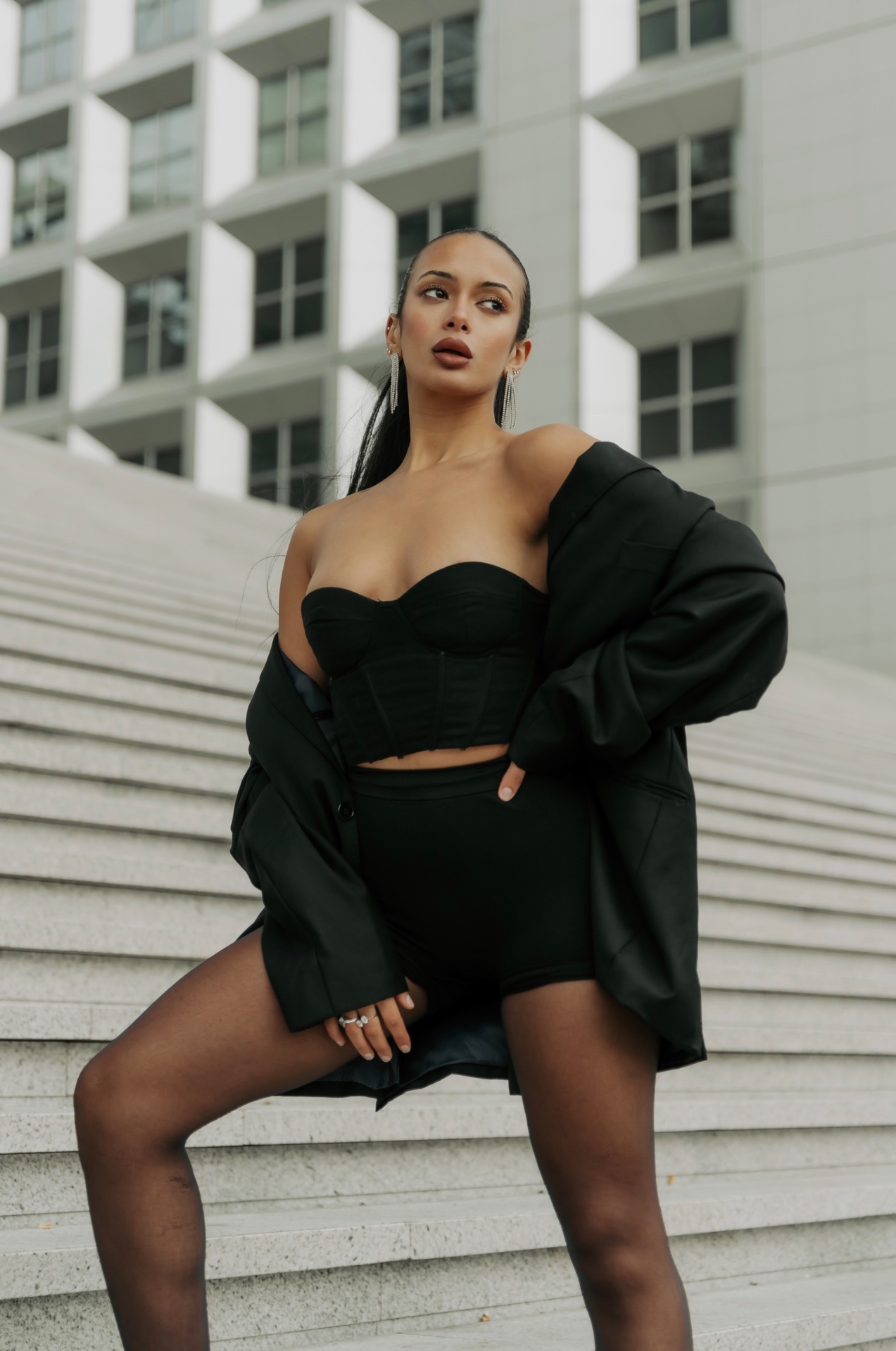 Ouiam — Model & Hostess in Paris photo 2