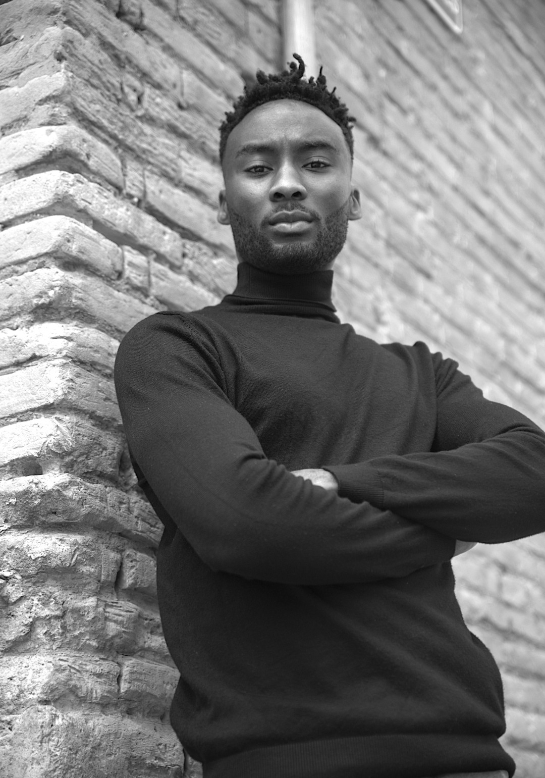 Akind&eacute;l&eacute; — Model & Host in Val&egrave;ncia photo 1