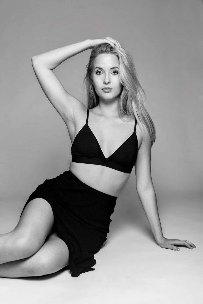 Julia — Model & Hostess in Stuttgart photo 6