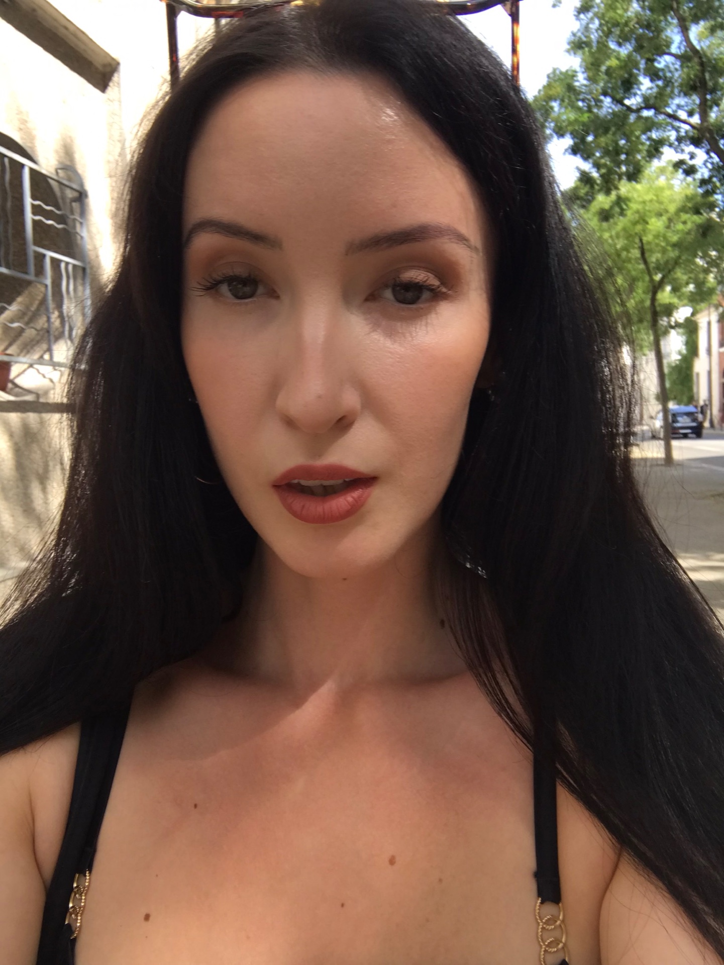 Sandrine — Model & Hostess in Paris photo 1