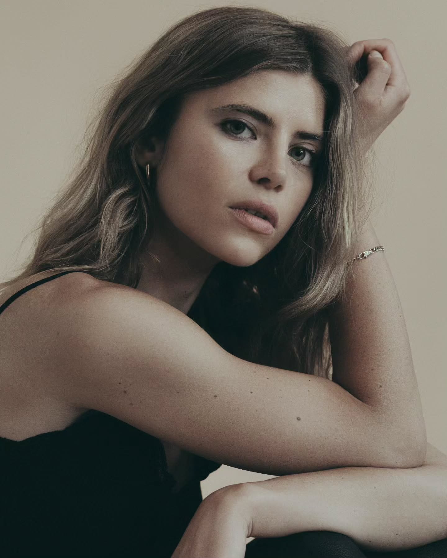 Isabelle — Model & Hostess in Greater London photo 3