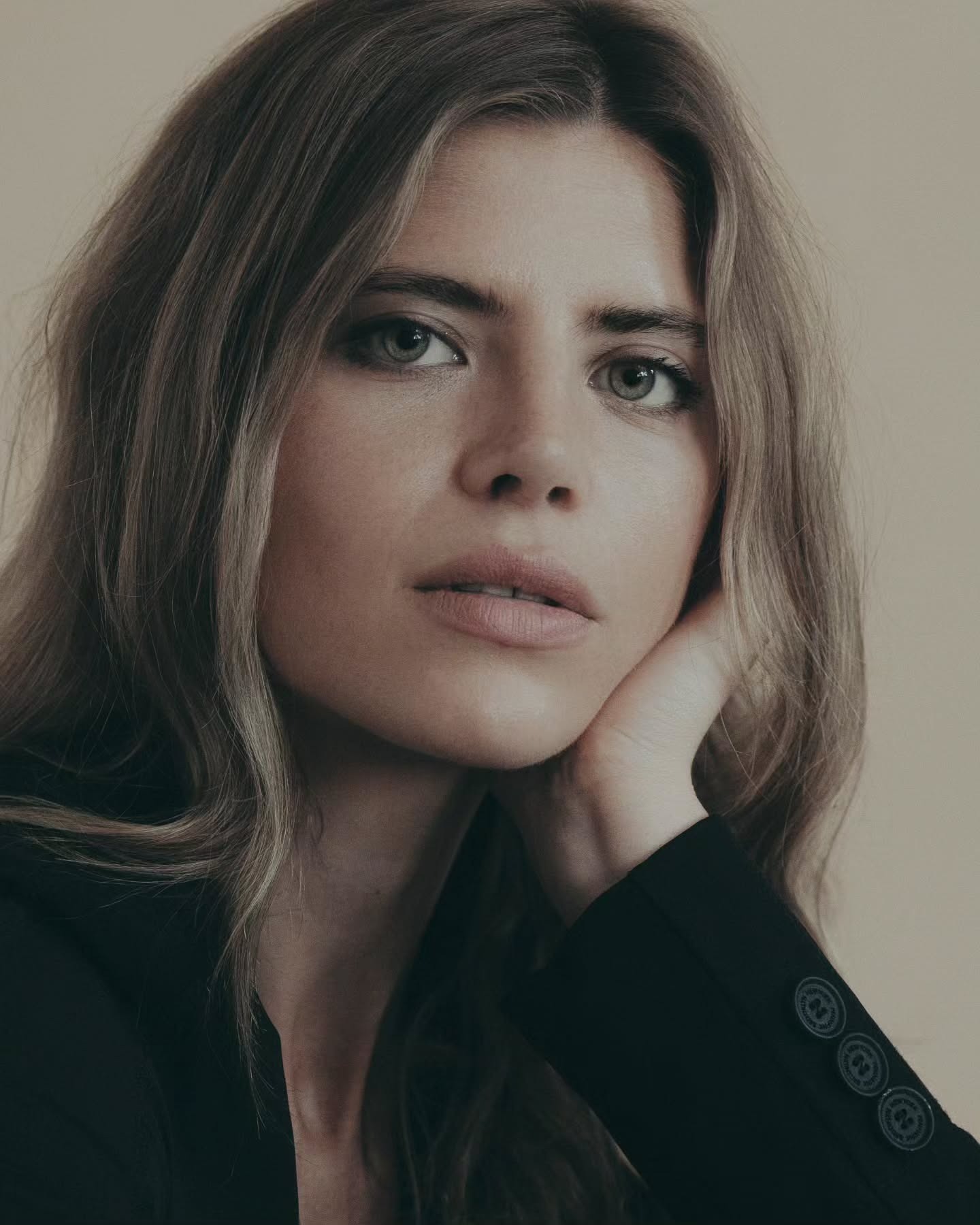 Isabelle — Model & Hostess in Greater London photo 4