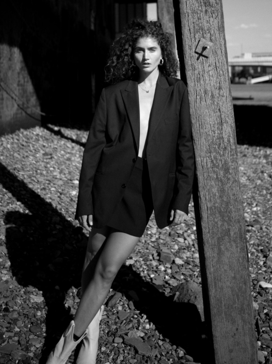 M&eacute;ghane — Model & Hostess in Greater London photo 11