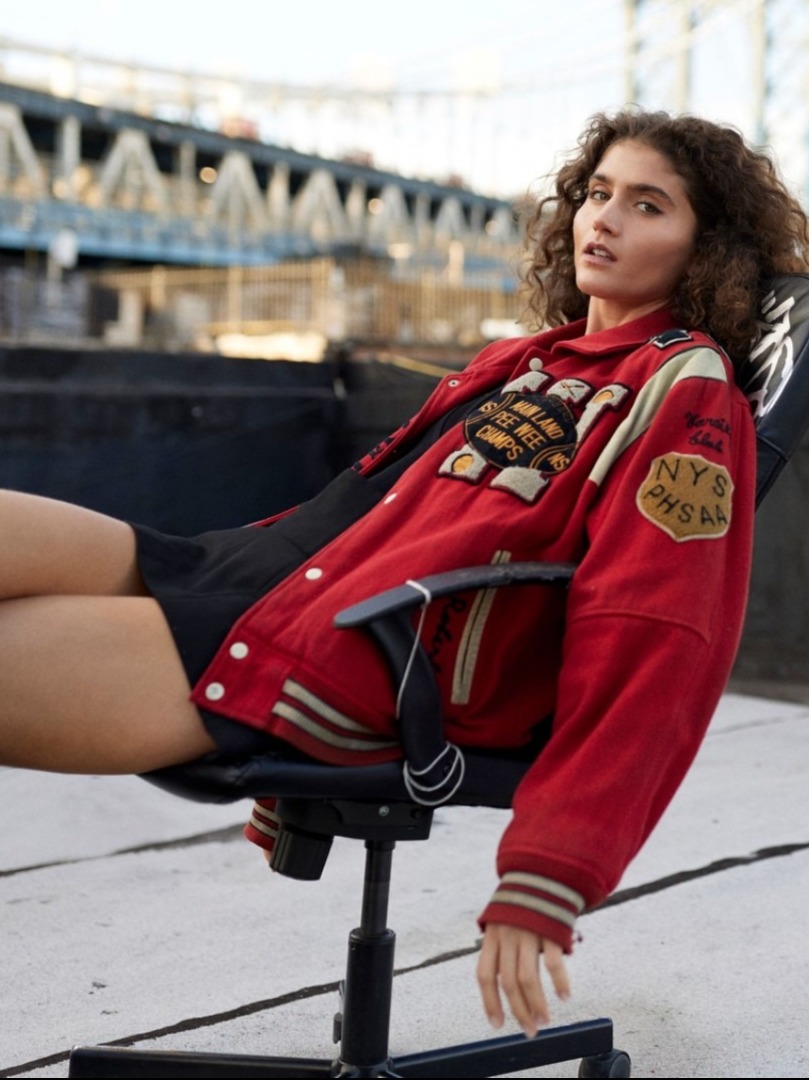 M&eacute;ghane — Model & Hostess in Greater London photo 13