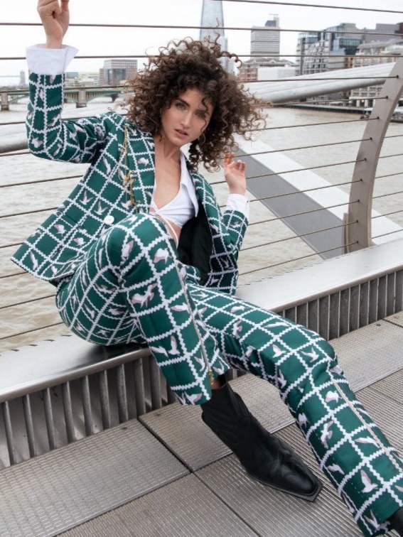 M&eacute;ghane — Model & Hostess in Greater London photo 2
