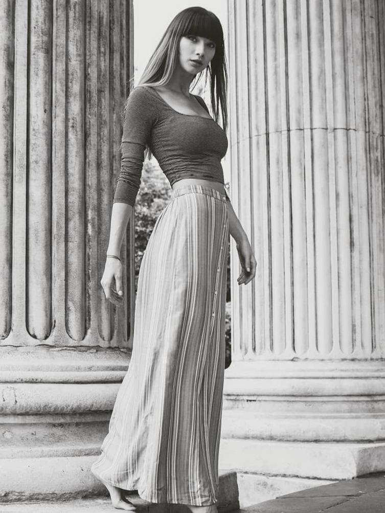 Natalia — Model & Hostess in Broughton photo 4