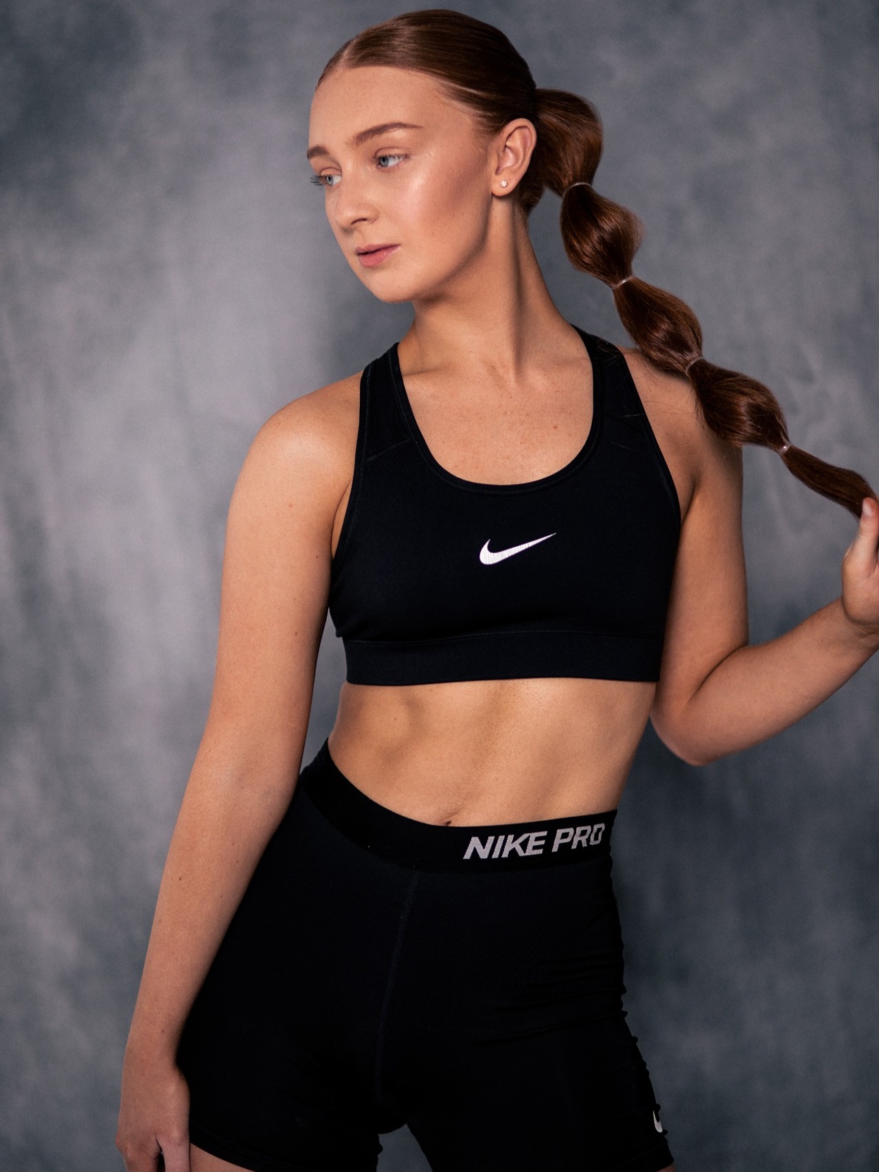 Chloe — Model & Hostess in Hertfordshire photo 1