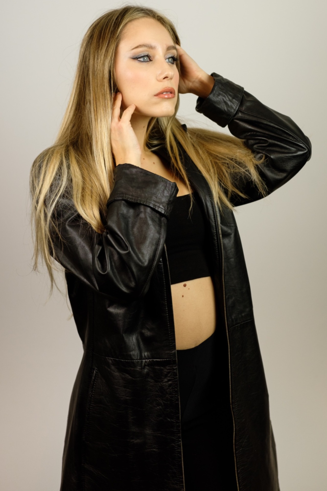Asia — Model & Hostess in Borgonuovo photo 16