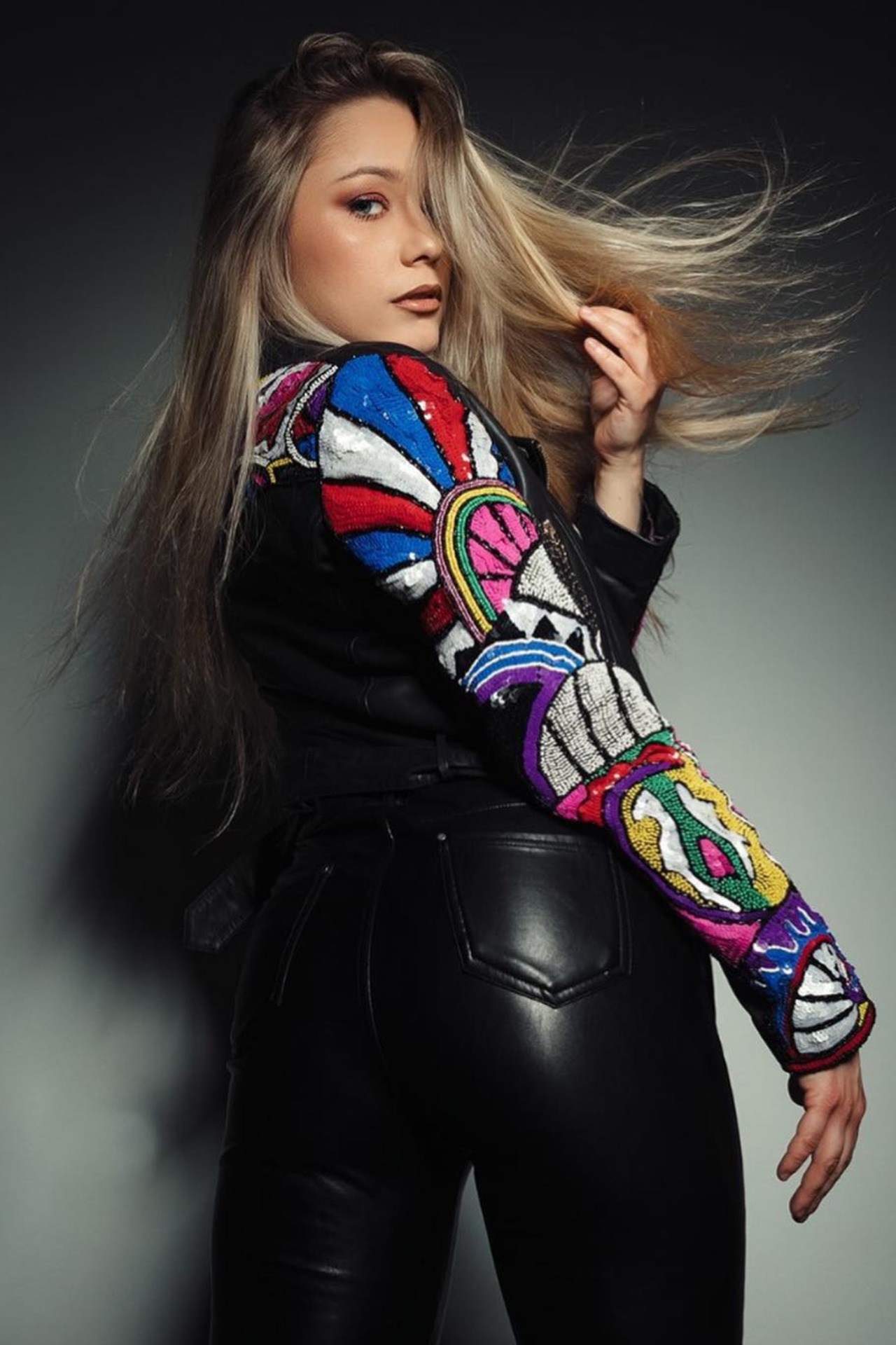 Asia — Model & Hostess in Borgonuovo photo 7