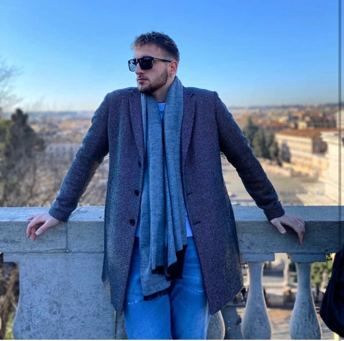 Alessandro — Model & Host in Cona photo 1
