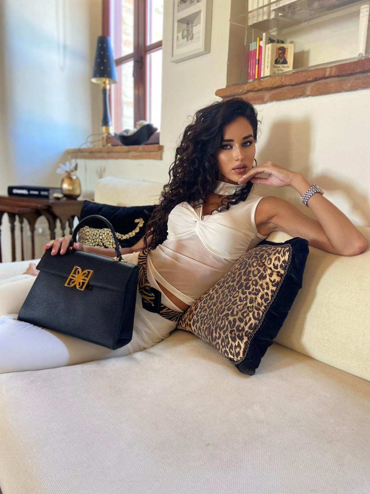 Rashida — Model & Hostess in Marotta photo 14