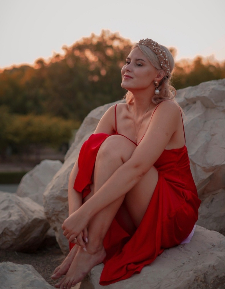 Aleksandra — Model & Hostess in Gen&egrave;ve photo 1