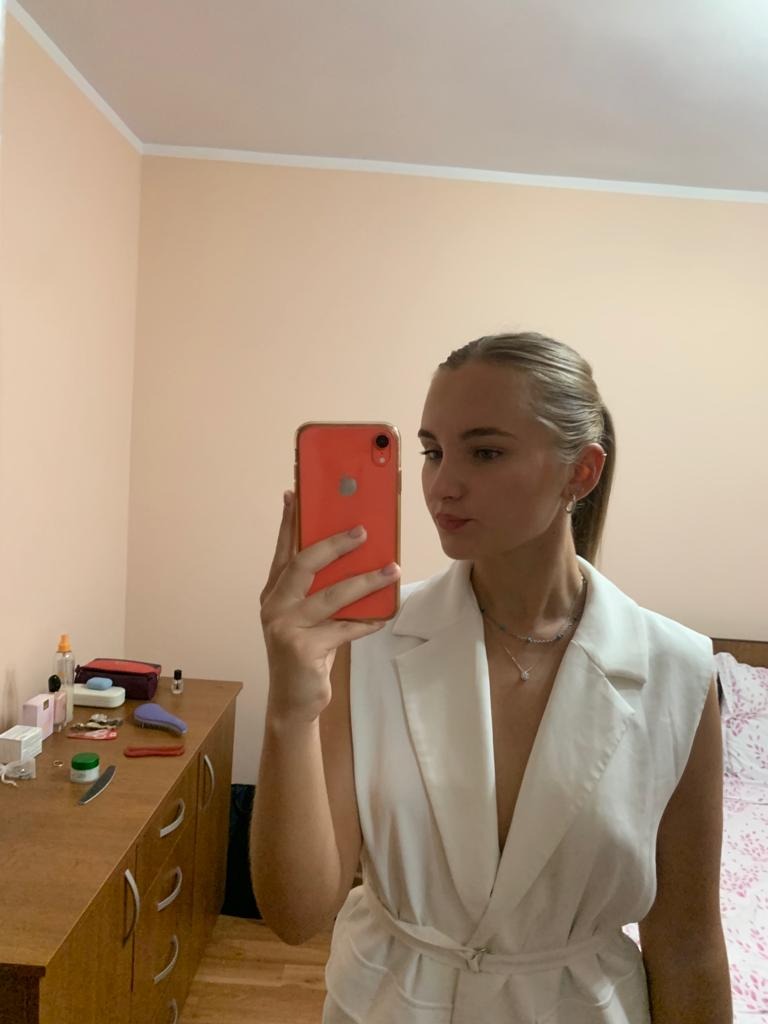 Beatrice Nicoleta — Model & Hostess in Milano photo 1