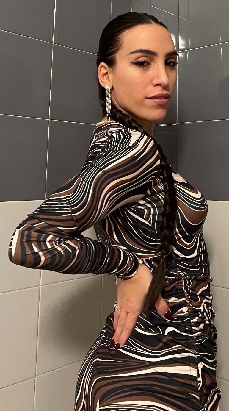 Sabrina — Model & Hostess in Milan photo 2