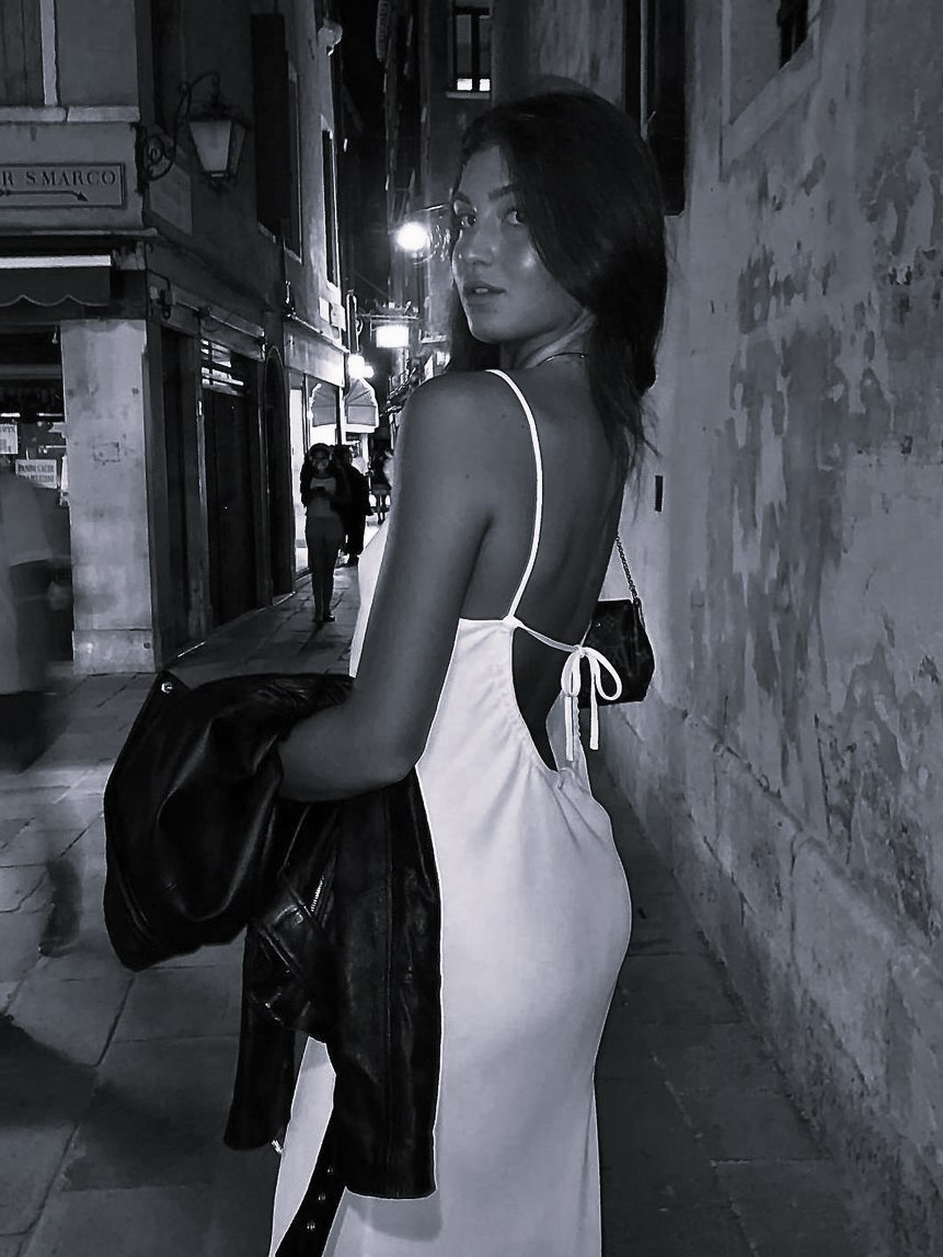 Agnese — Model & Hostess in Venezia photo 3