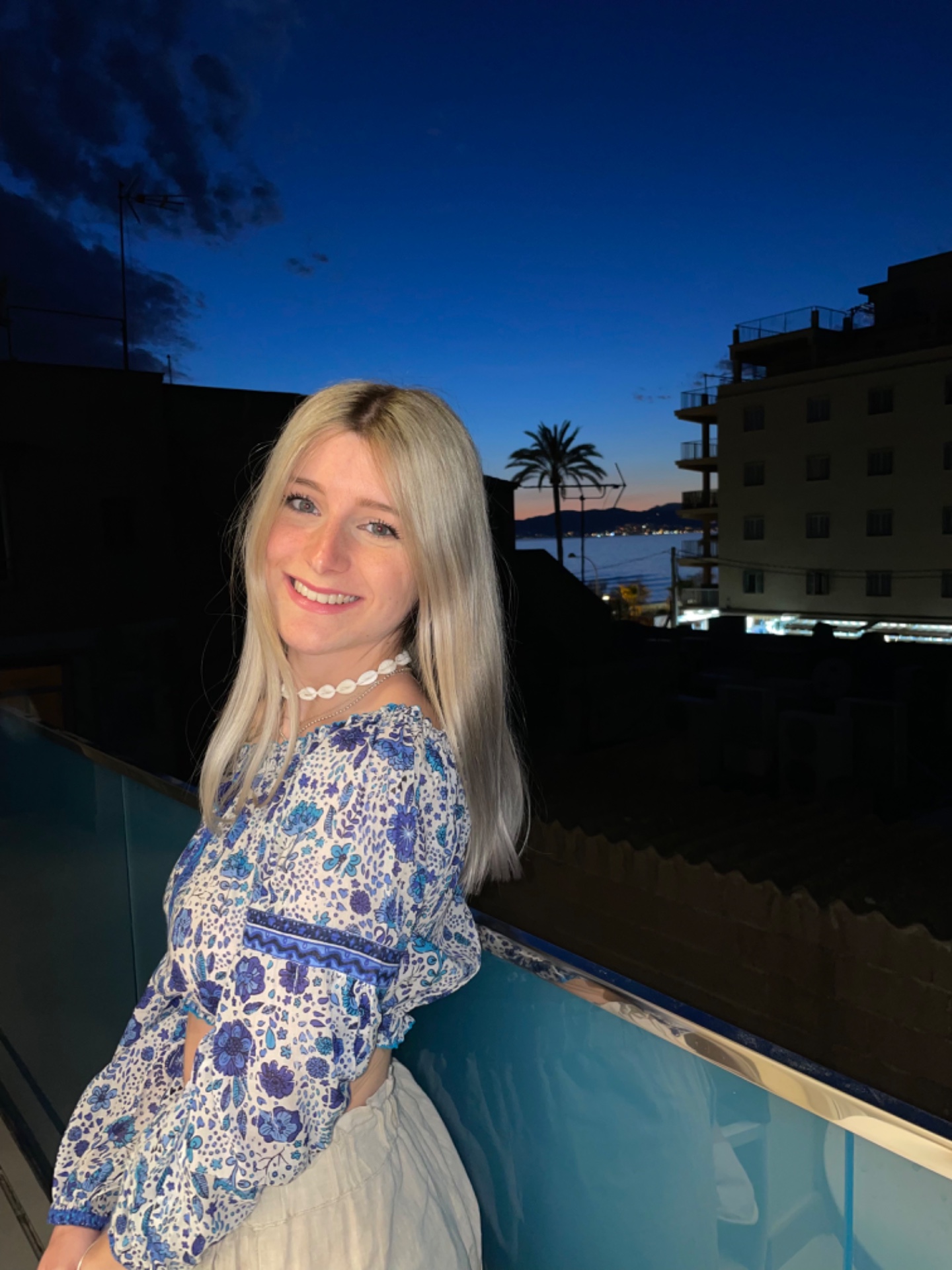 Emma — Model & Hostess in Lido photo 3