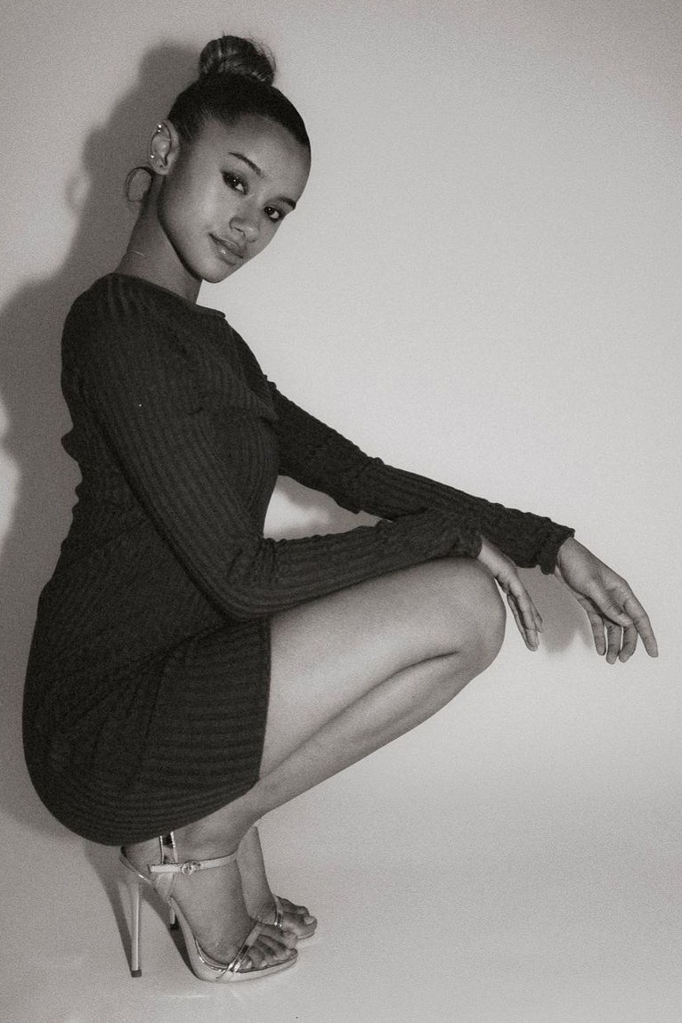 Jade — Model & Hostess in Toulouse photo 3