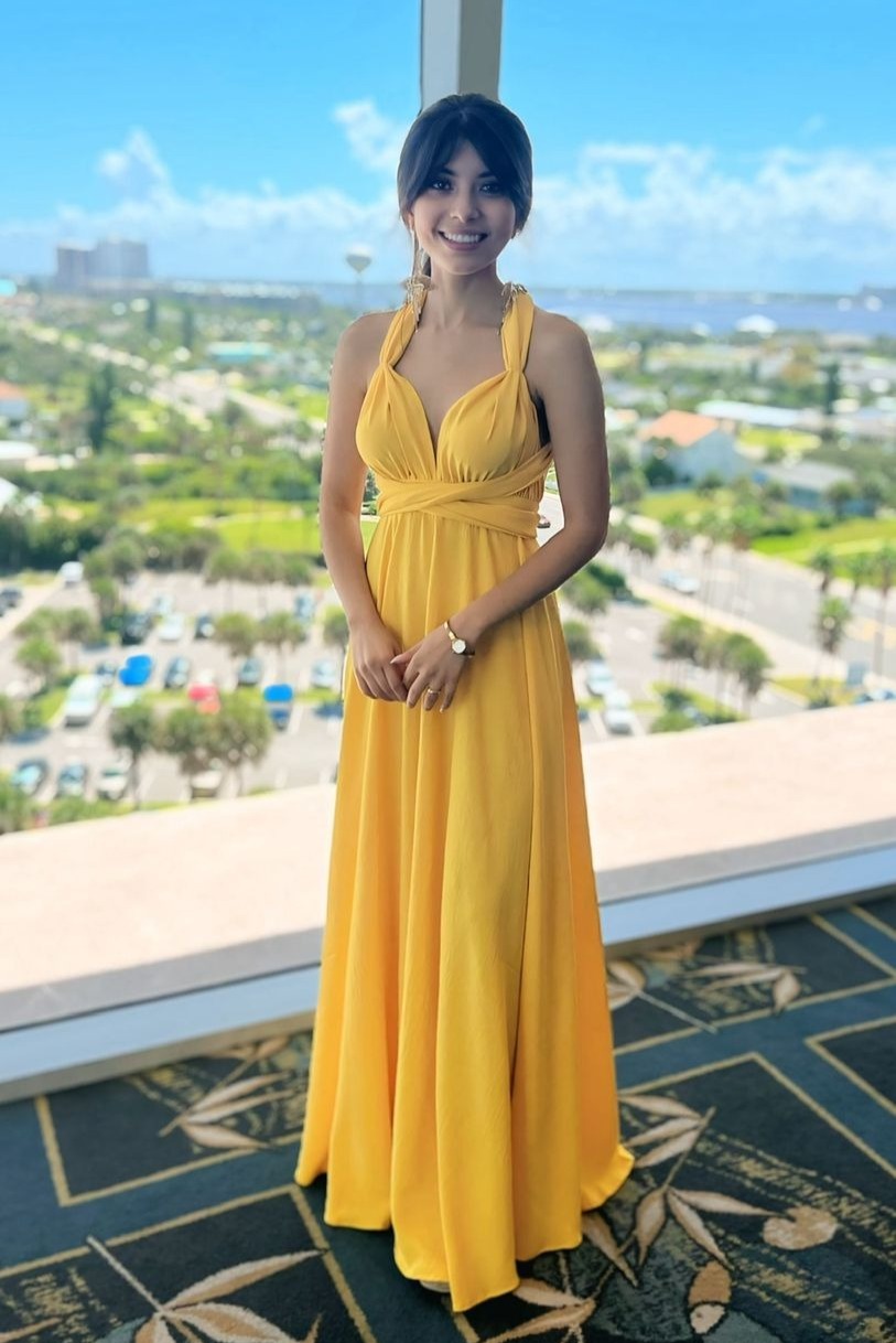 Rita Angelica — Model & Hostess in V photo 1