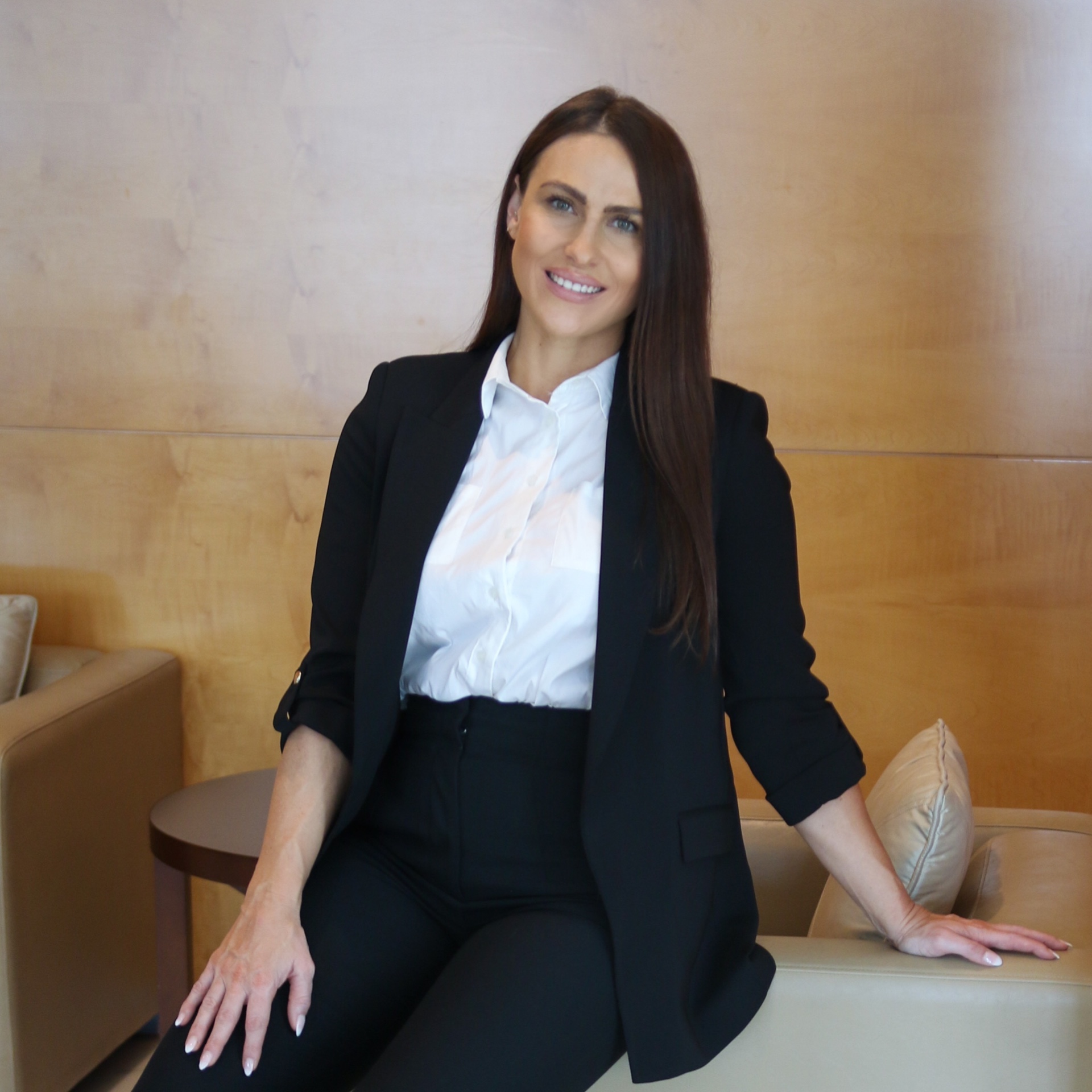 Caroline — Model & Hostess in Dubai photo 1