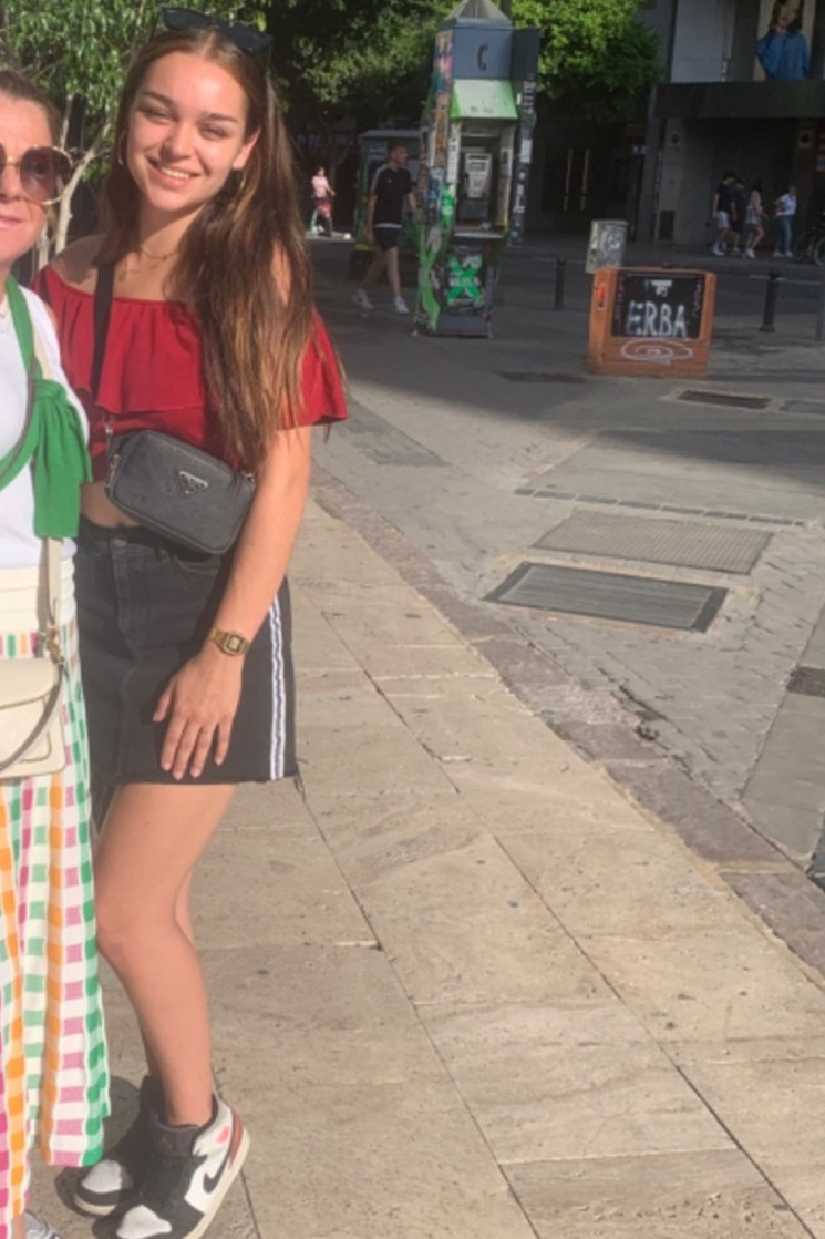 Nikki — Model & Hostess in Val&egrave;ncia photo 3