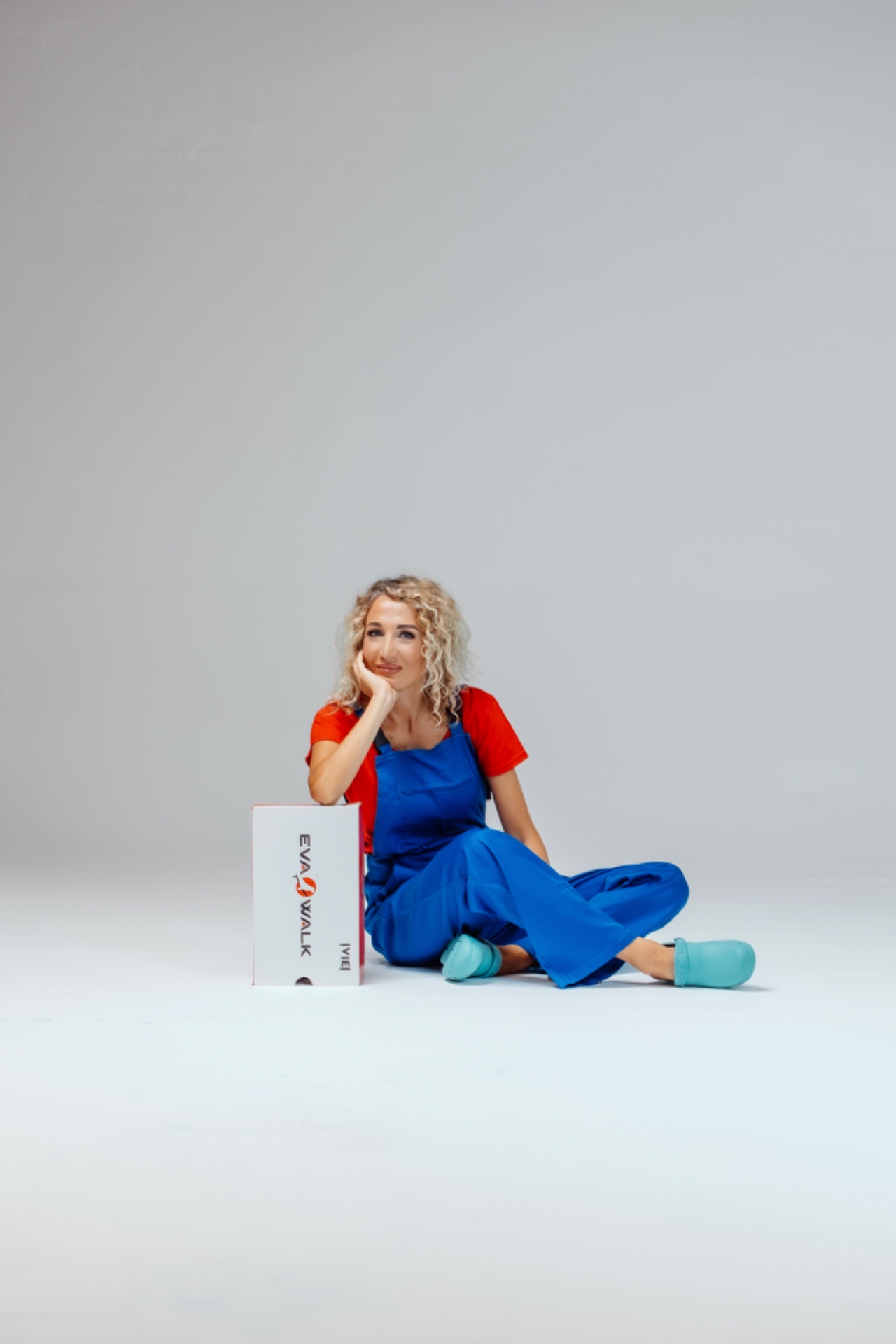 Elena — Model & Hostess in V photo 4