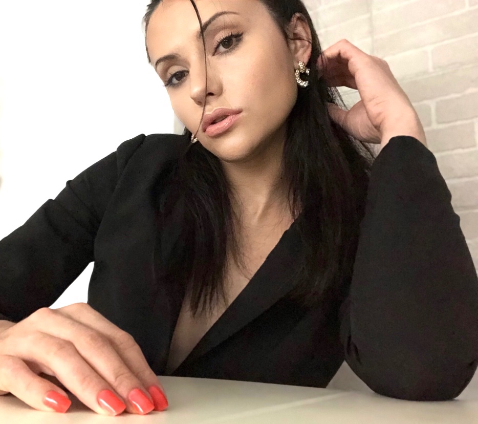 Anzhela — Model & Hostess in D&uuml;sseldorf photo 1