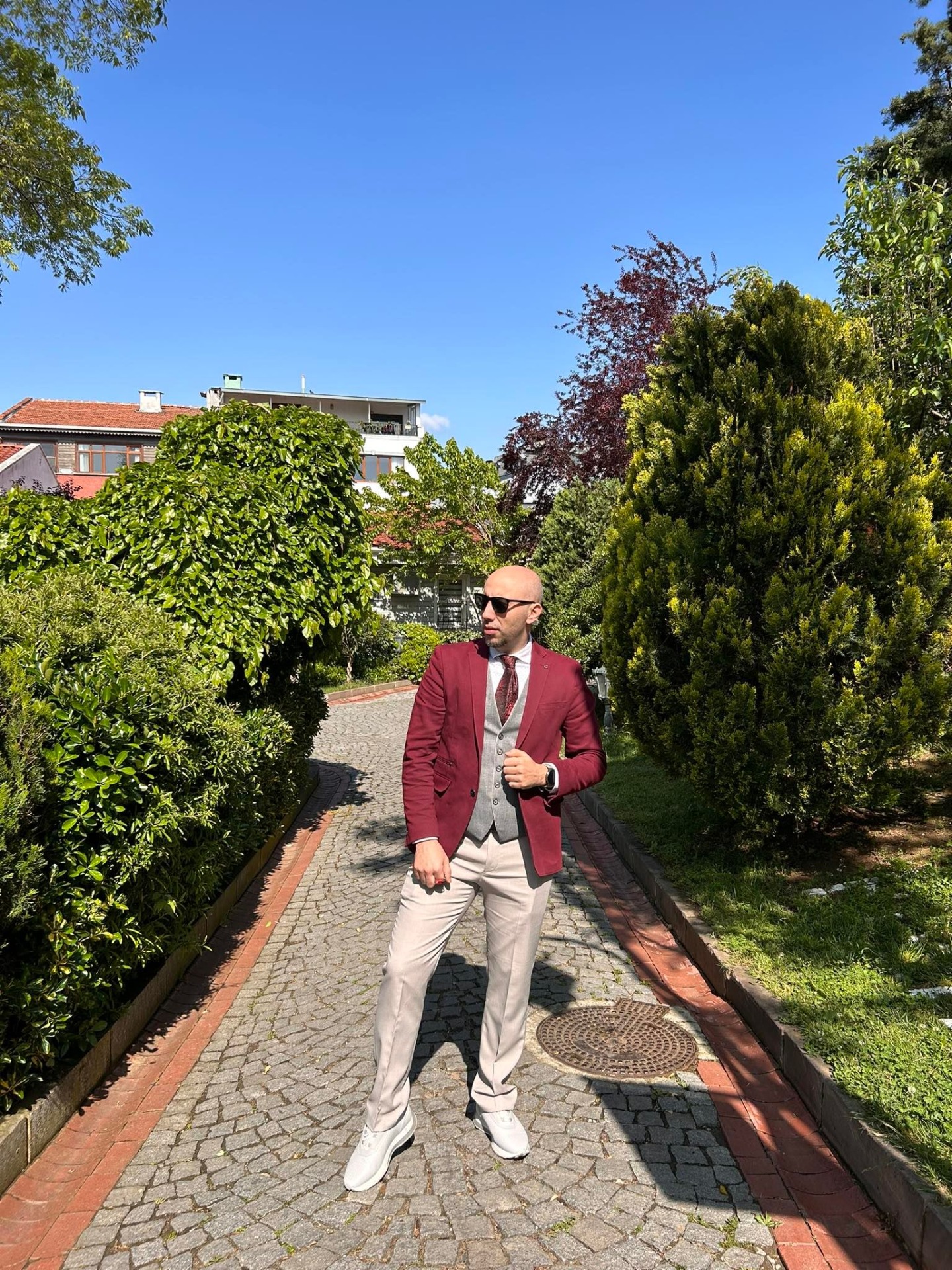 Anwar — Model & Host in Ey&uuml;psultan photo 2