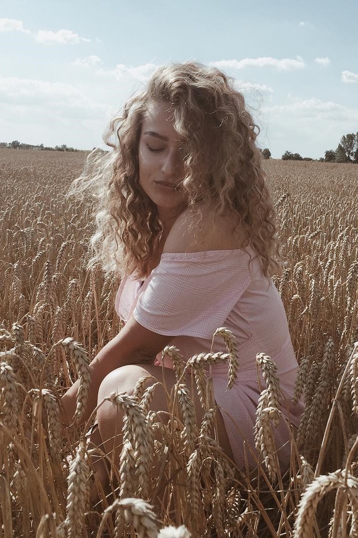 Nat&aacute;lia — Model & Hostess in Nov&eacute; Z&aacute;mky photo 6
