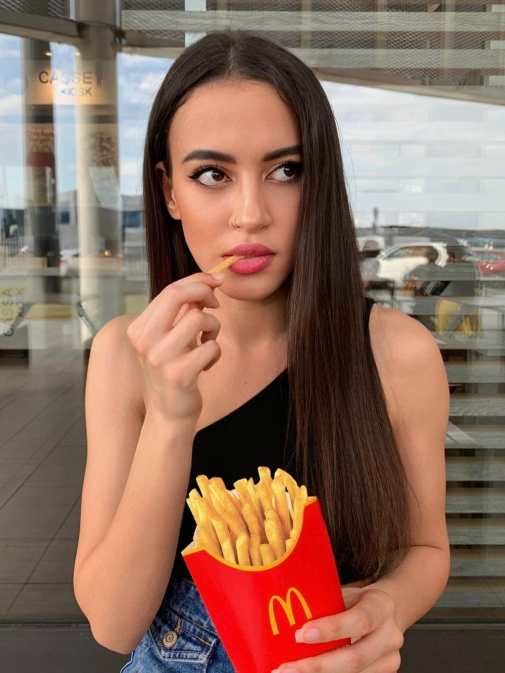 Kholoud — Model & Hostess in Milano photo 4