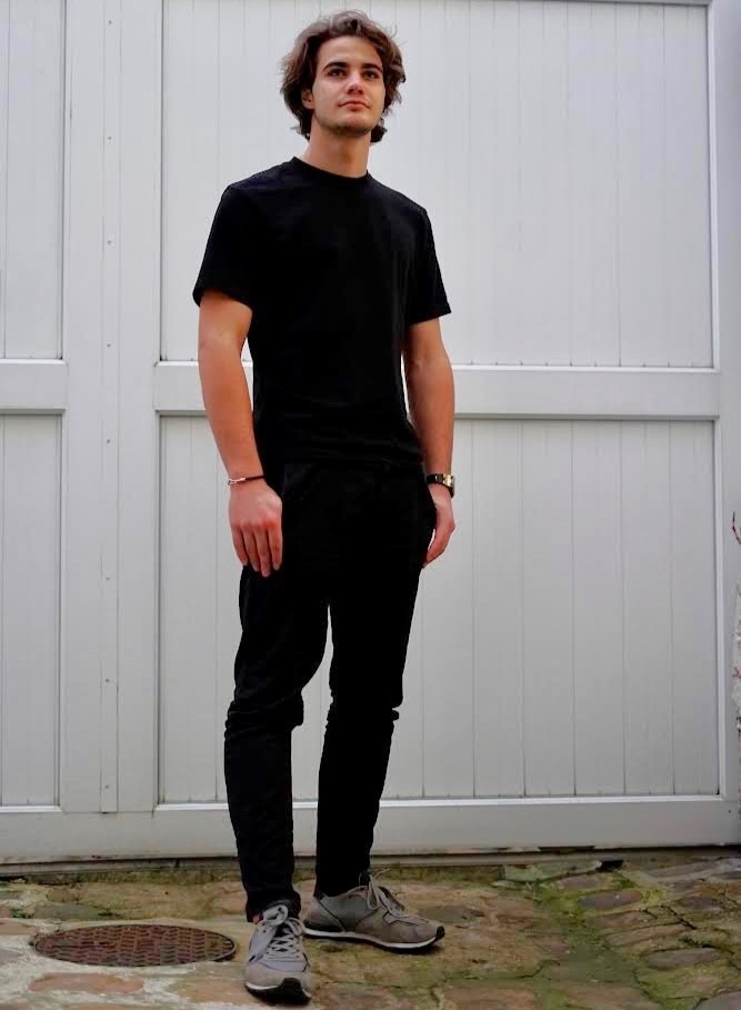 Lorenzo — Model & Host in London photo 2