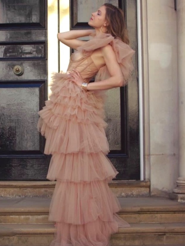 Kate — Model & Hostess in Greater London photo 3