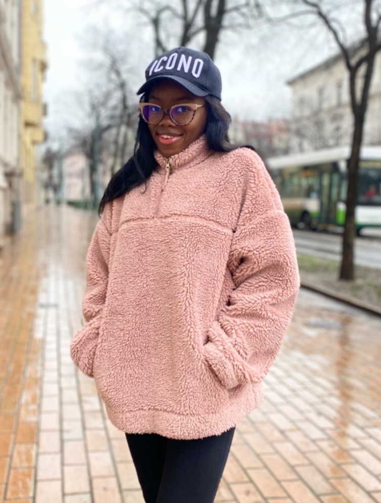 Ayomikun — Model & Hostess in Budapest photo 2