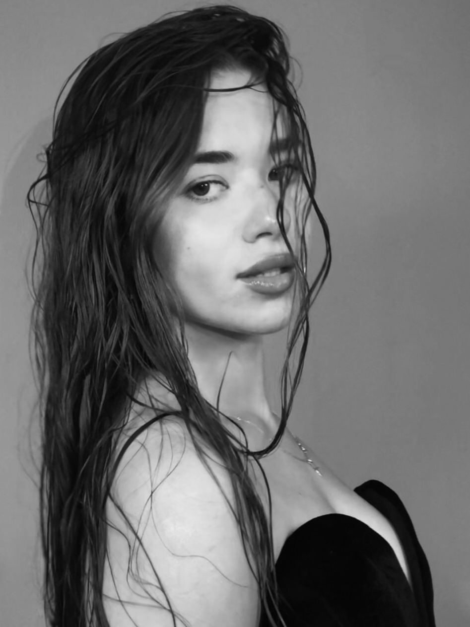 Viktoriia — Model & Hostess in Greater London photo 1