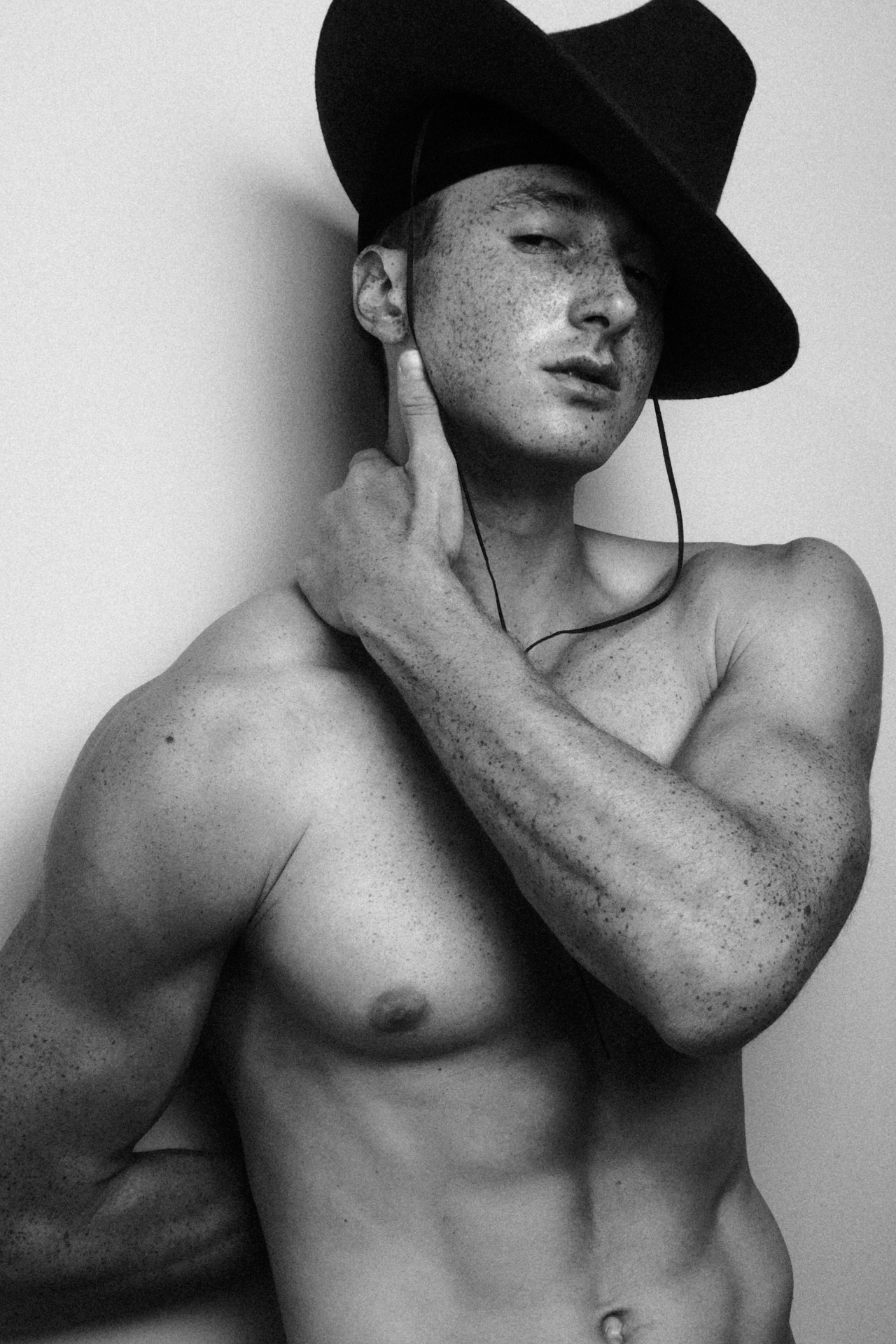 Theo — Model & Host in &Icirc;le-de-france photo 15