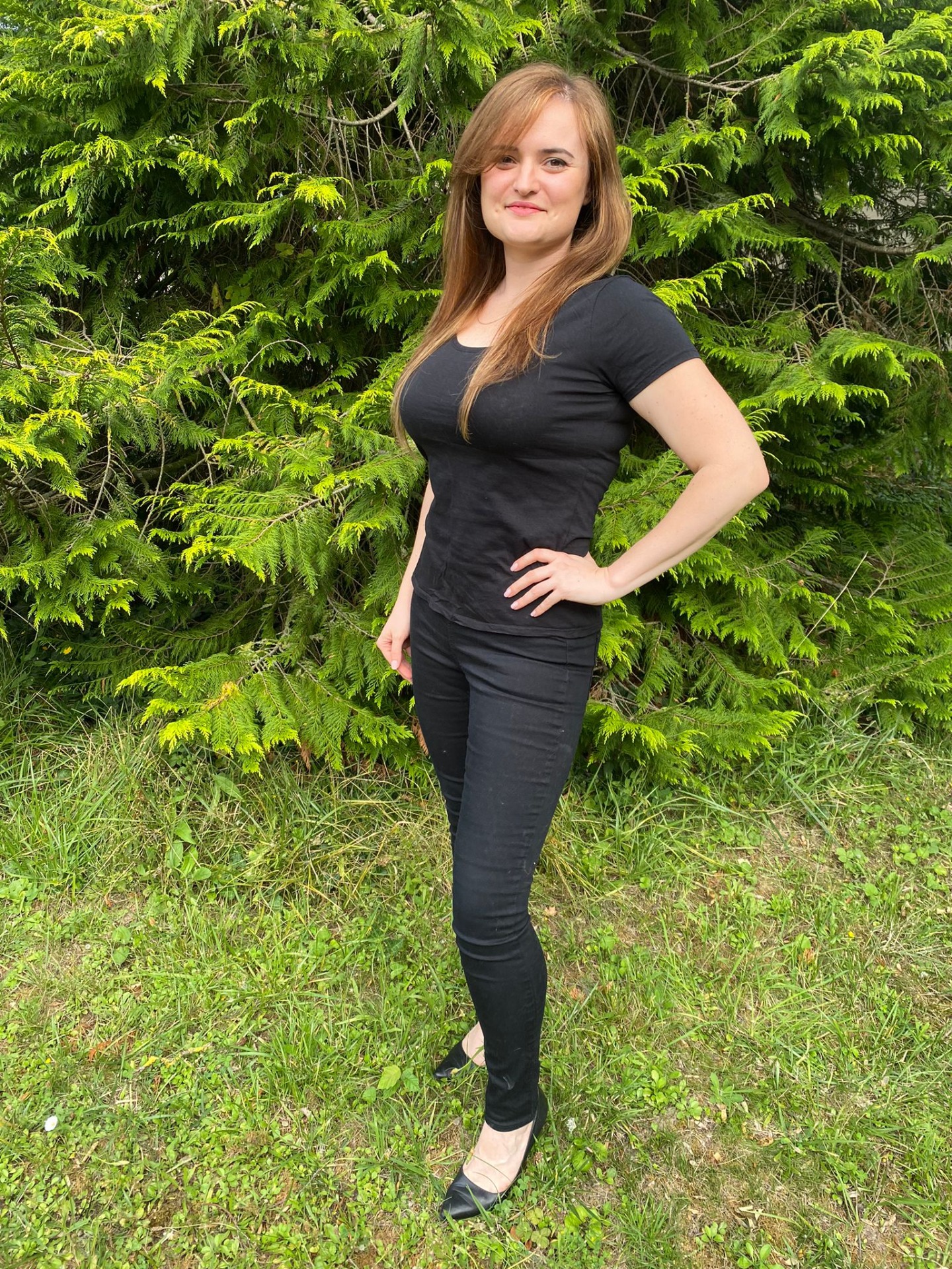 Flora — Model & Hostess in Villeneuve-sur-cher photo 1