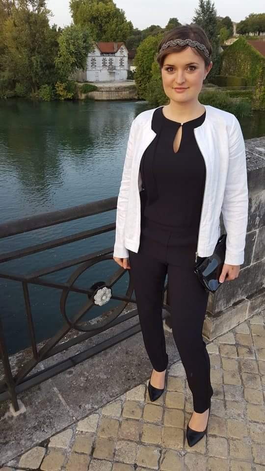 Flora — Model & Hostess in Villeneuve-sur-cher photo 9