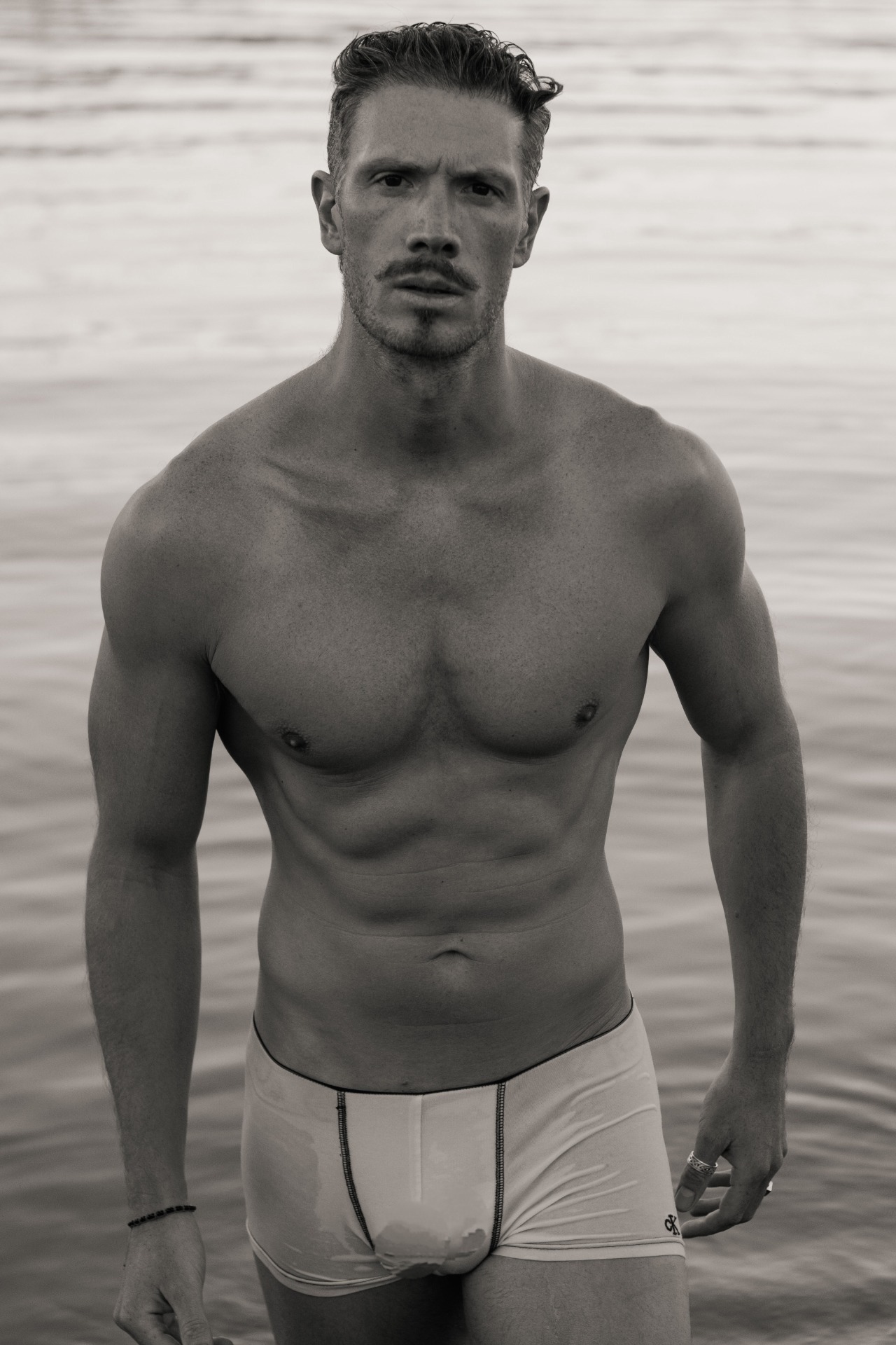 Adri&aacute;n Manuel — Model & Host in Madrid photo 5
