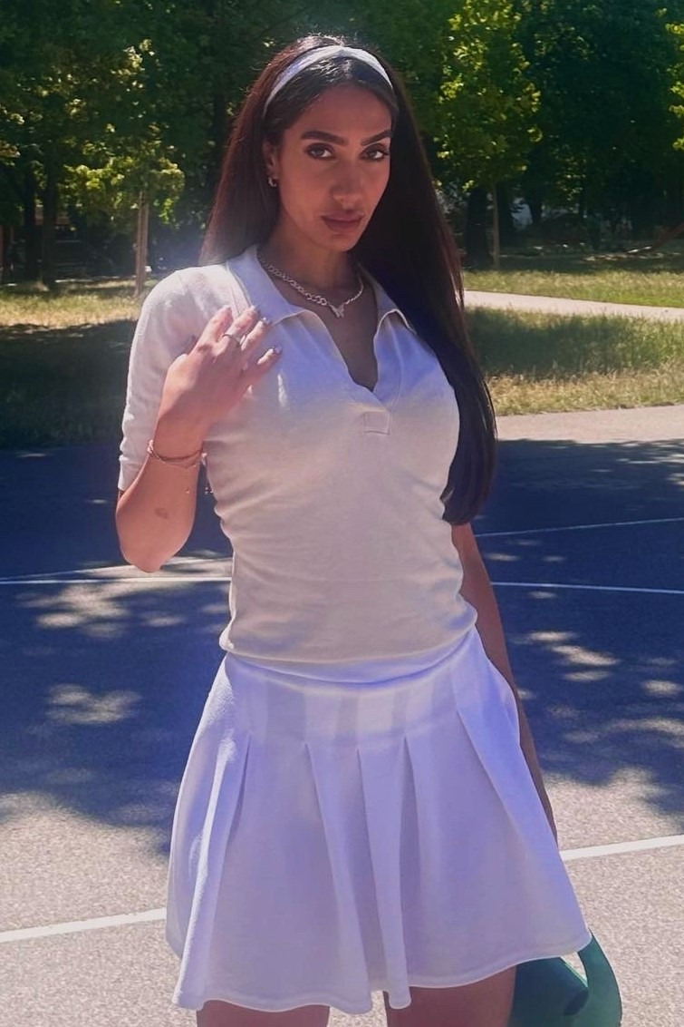Nour — Model & Hostess in M&uuml;nchen photo 2