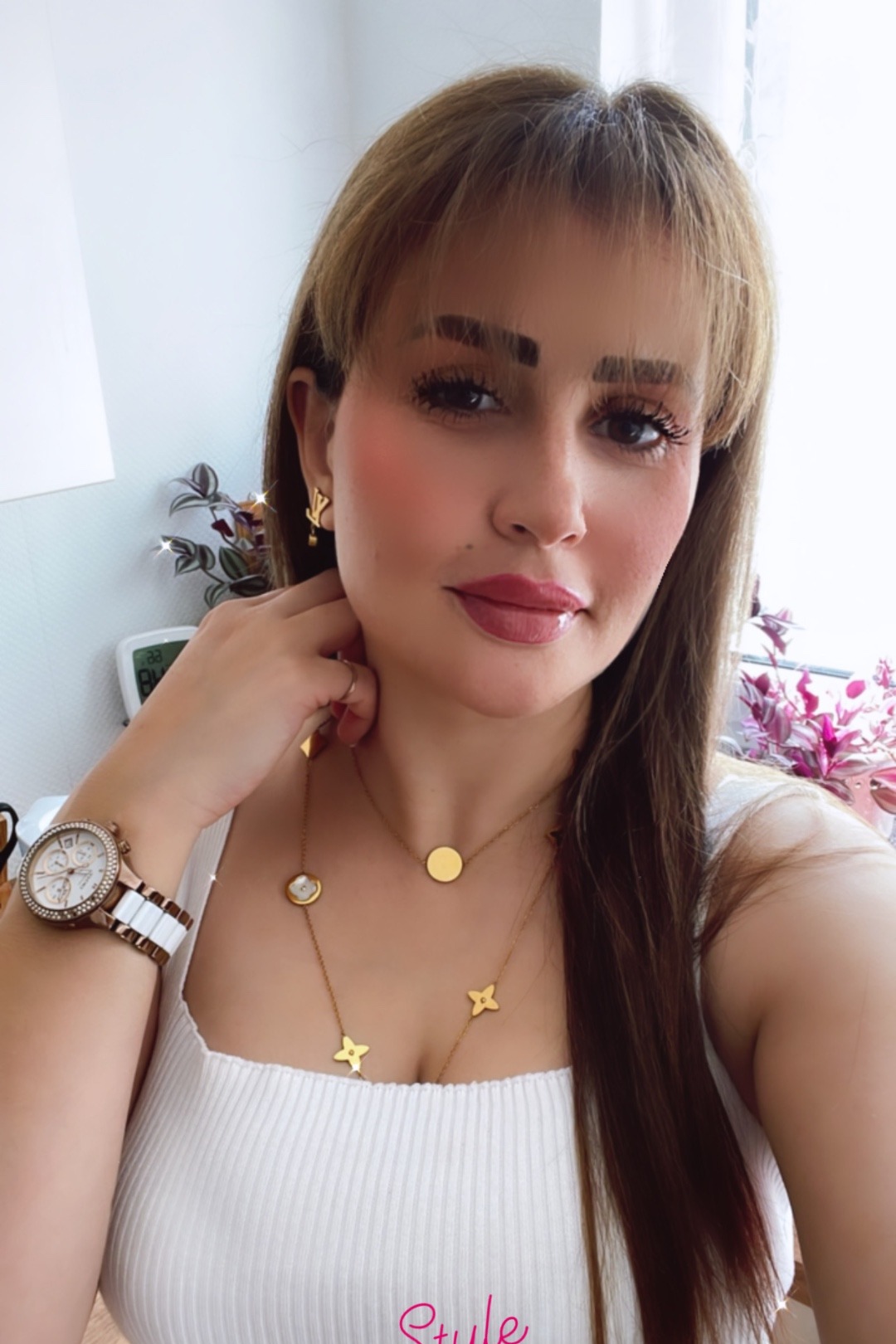 Farah — Model & Hostess in Bornheim photo 2