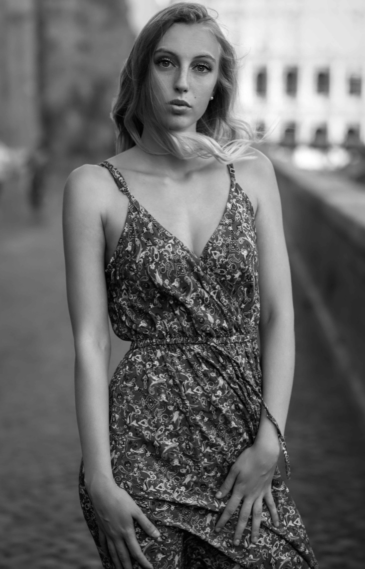 Eleonora — Model & Hostess in Roma photo 2