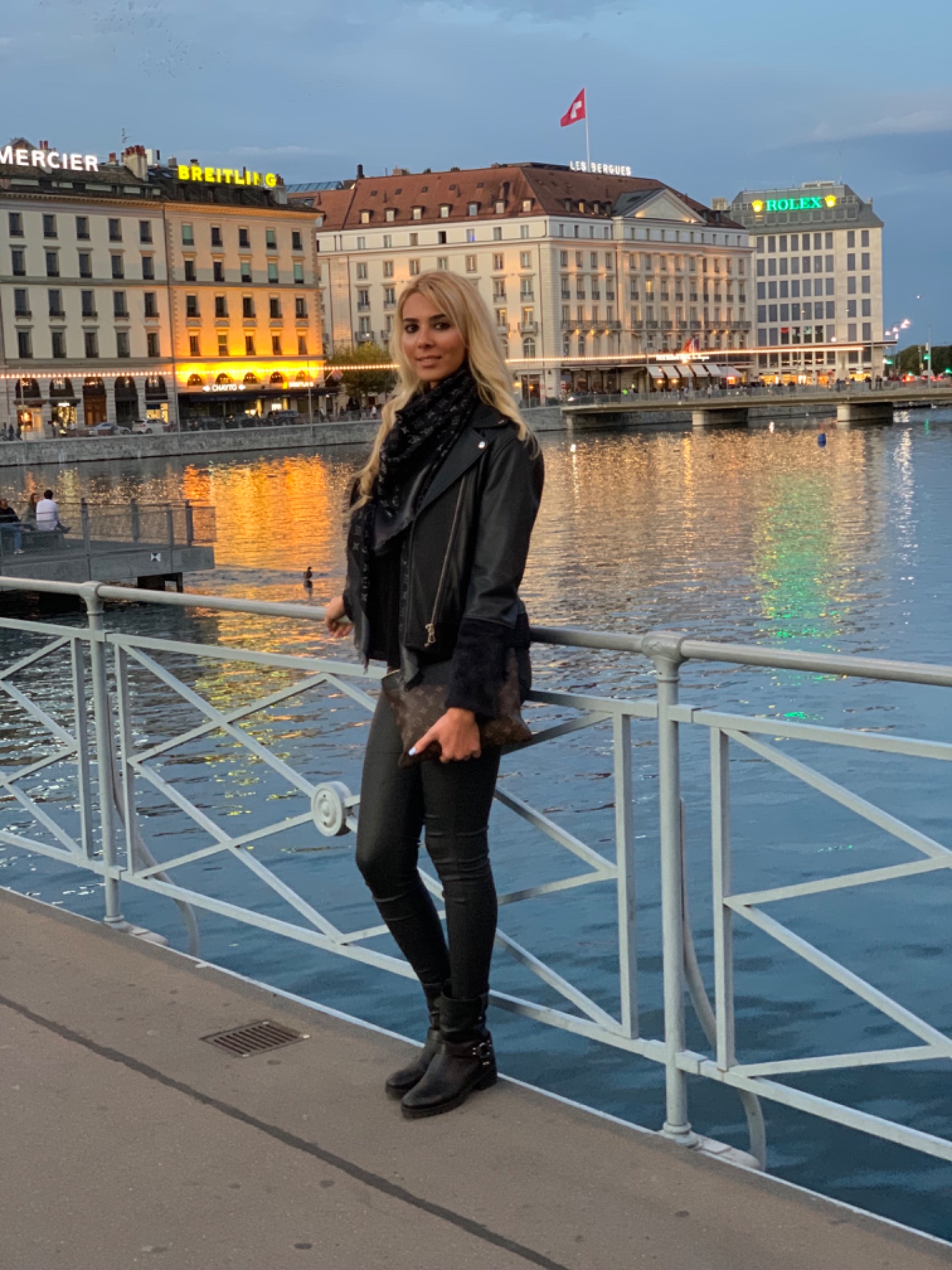 Sandra — Model & Hostess in Cannes photo 1