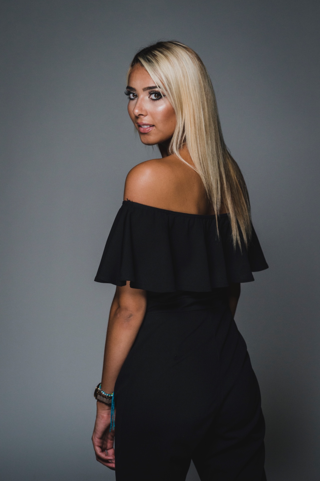 Sandra — Model & Hostess in Cannes photo 2