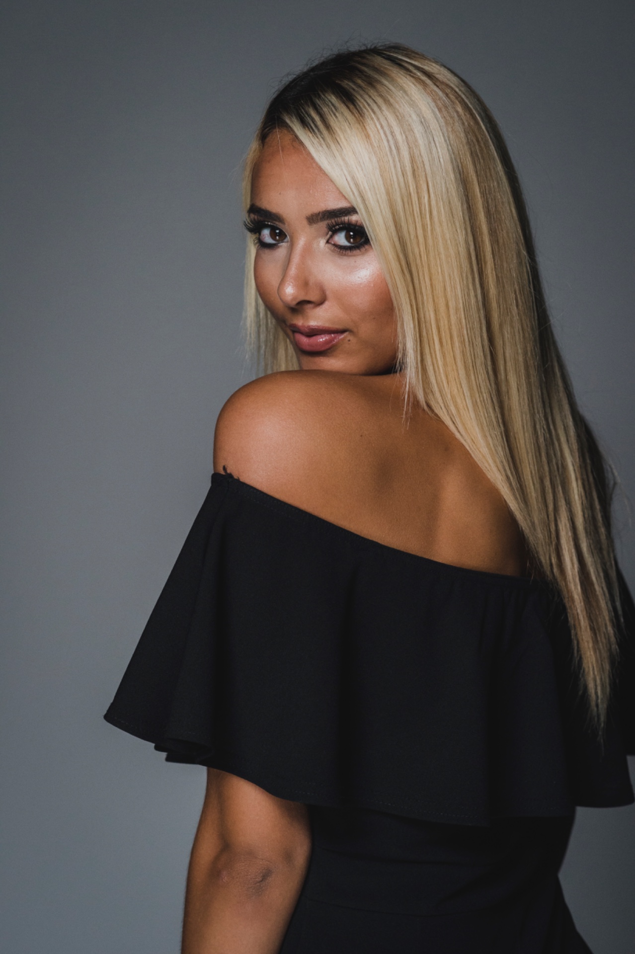 Sandra — Model & Hostess in Cannes photo 3