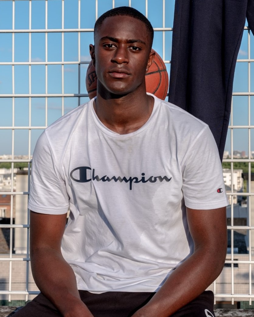 Idriss — Model & Host in Mont&eacute;vrain photo 1