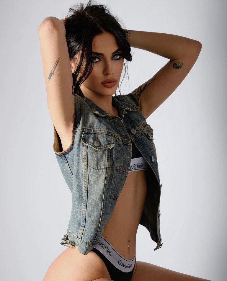 Nicole — Model & Hostess in Brescia photo 9