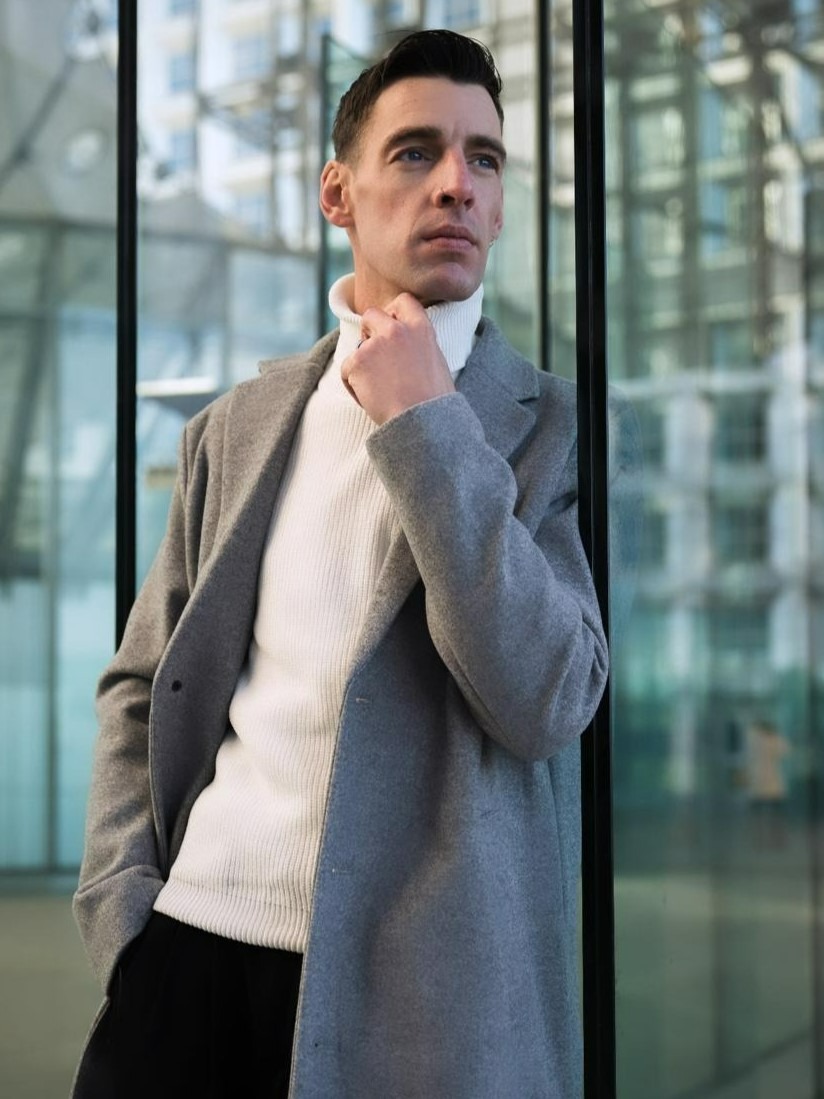 Jonathan — Model & Host in Clichy photo 2