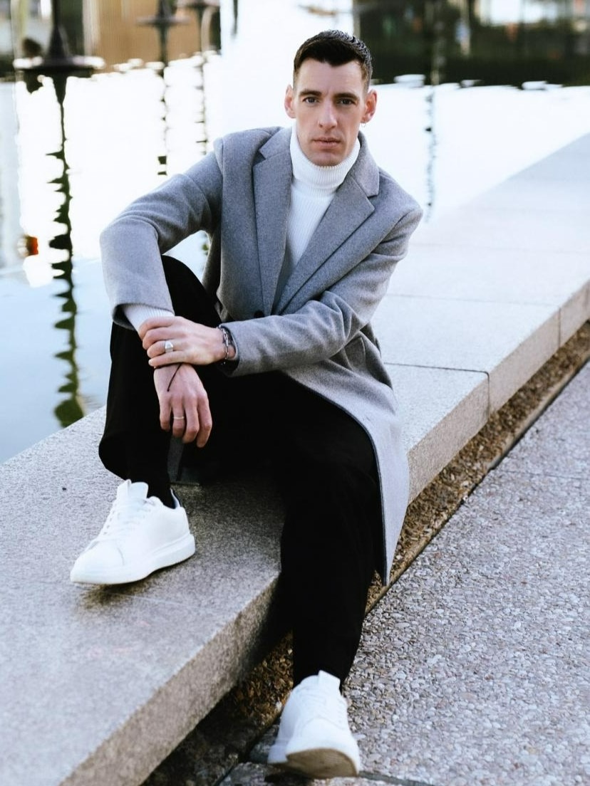 Jonathan — Model & Host in Clichy photo 3