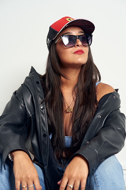 Mahia — Model & Hostess in Edinburgh photo 4