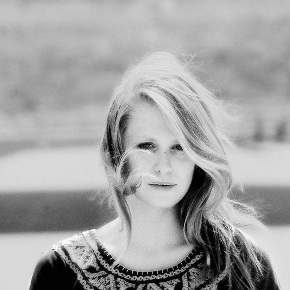 Ellen — Model & Hostess in Paris photo 1